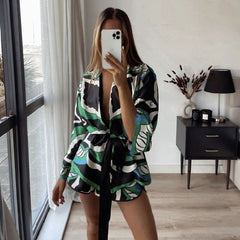 Naomi - grafiskt tryck kimono och shorts set